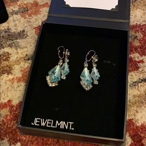 Jewelmint gorgeous light blue earrings